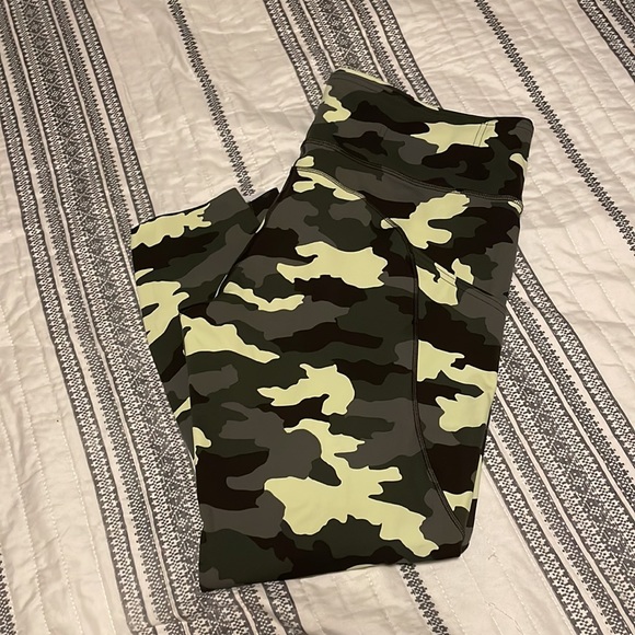 lululemon athletica Pants - Lululemon Fast and Free HR Tight 25”